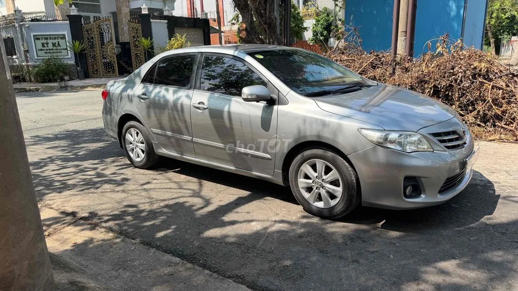 Toyota Corolla Altis 2013 photo 2