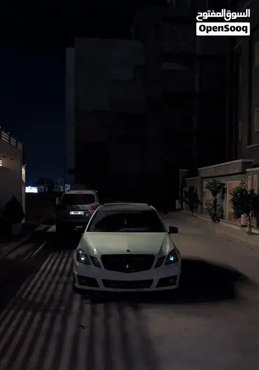 Mercedes-Benz E-Class 2011 photo 3
