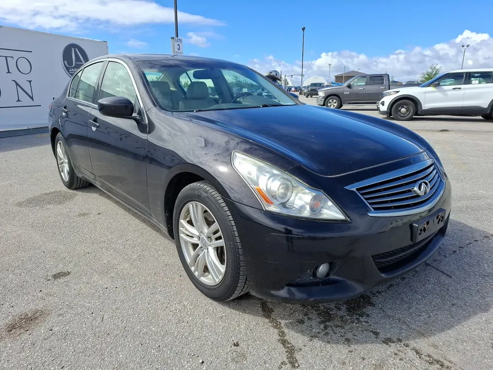 Infiniti G25 2011 photo 3