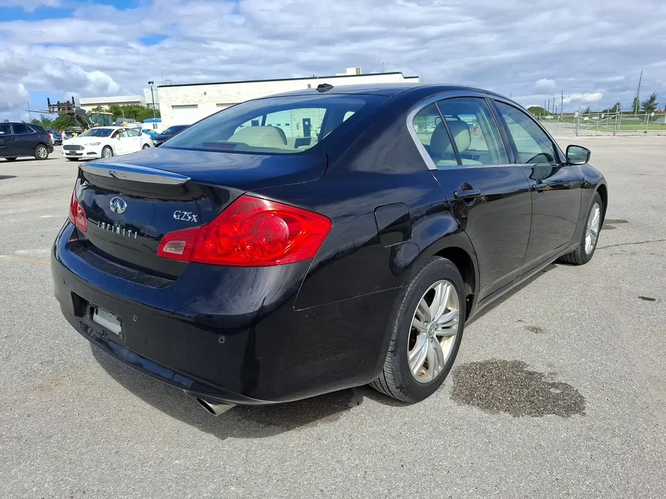Infiniti G25 2011 photo 5