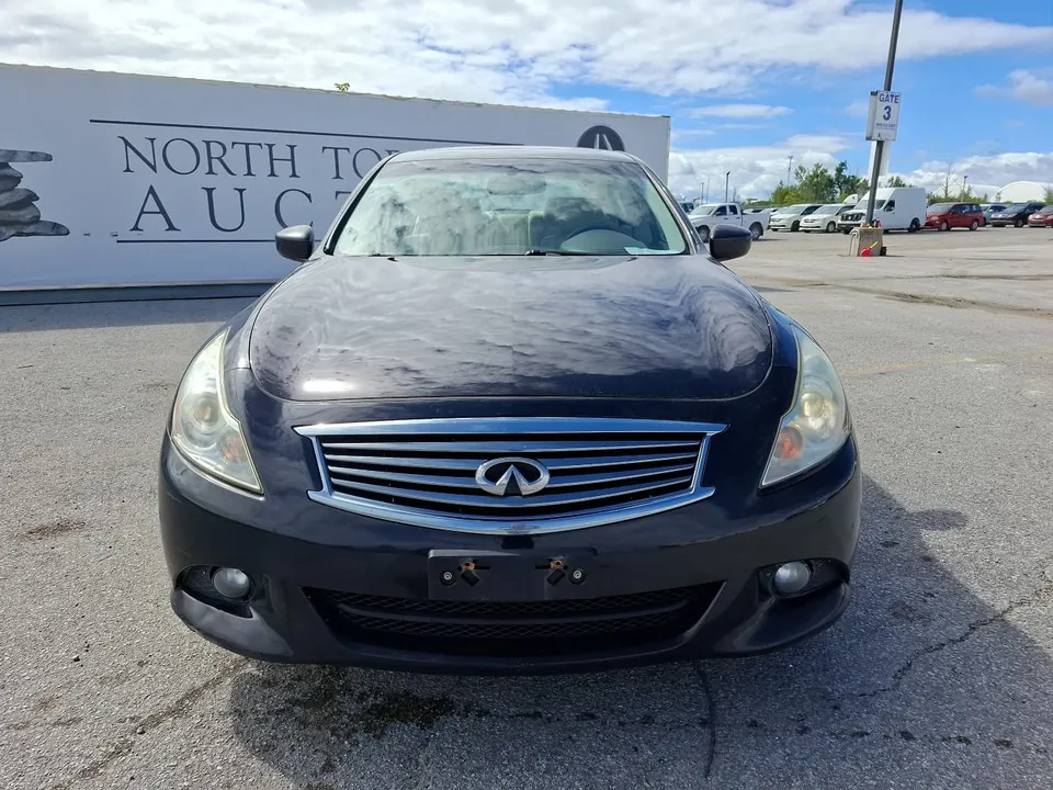 Infiniti G25 2011 photo 2