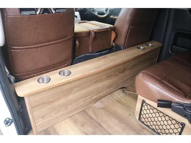 Toyota Hiace 2023 photo 3