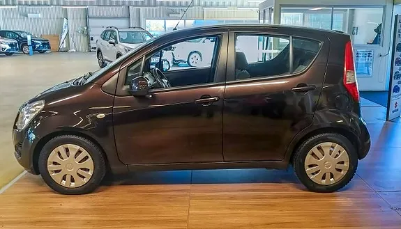 Suzuki Splash 2013 photo 2