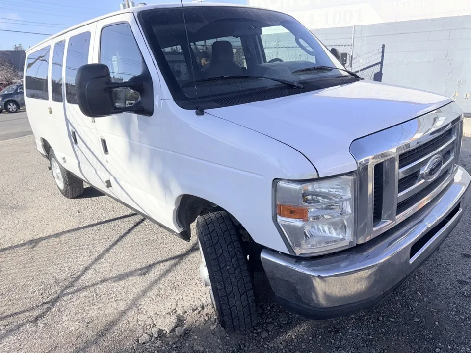 Ford Econoline 2011 photo 3