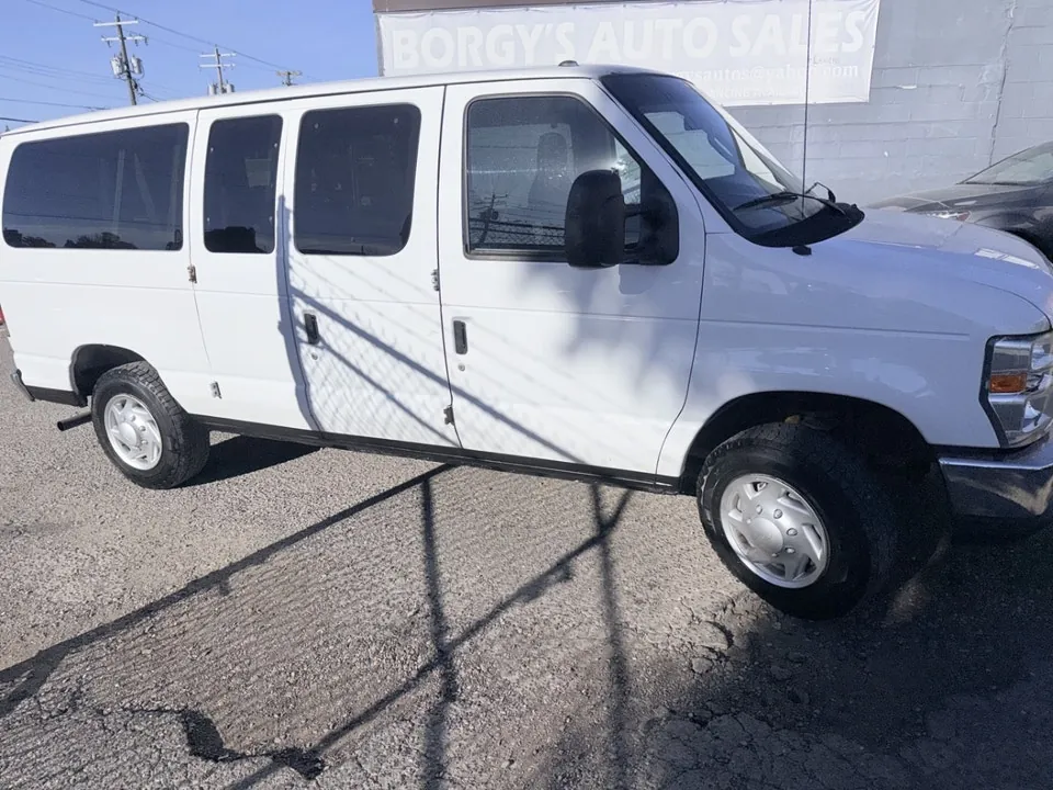 Ford Econoline 2011 photo 4
