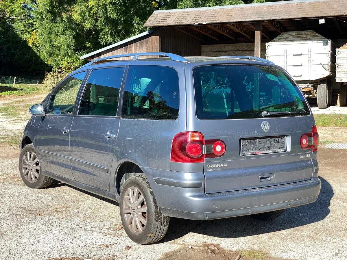 Volkswagen Sharan 2009 photo 2