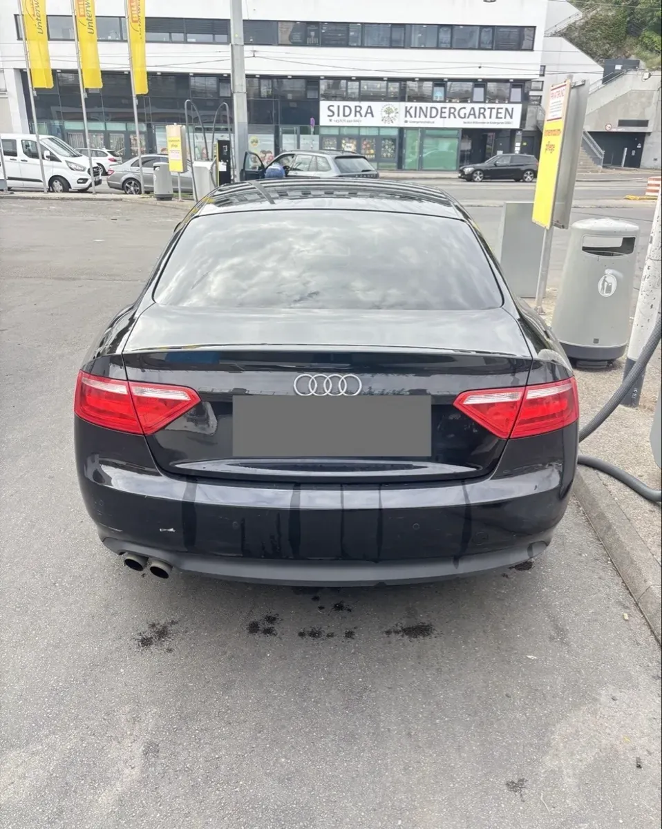 Audi A5 2009 photo 2