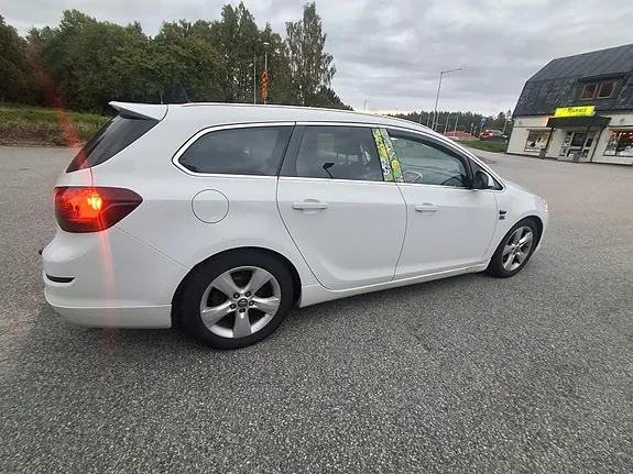 Opel Astra 2012 photo 3