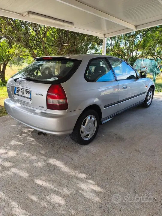 Honda Civic 2000 photo 2