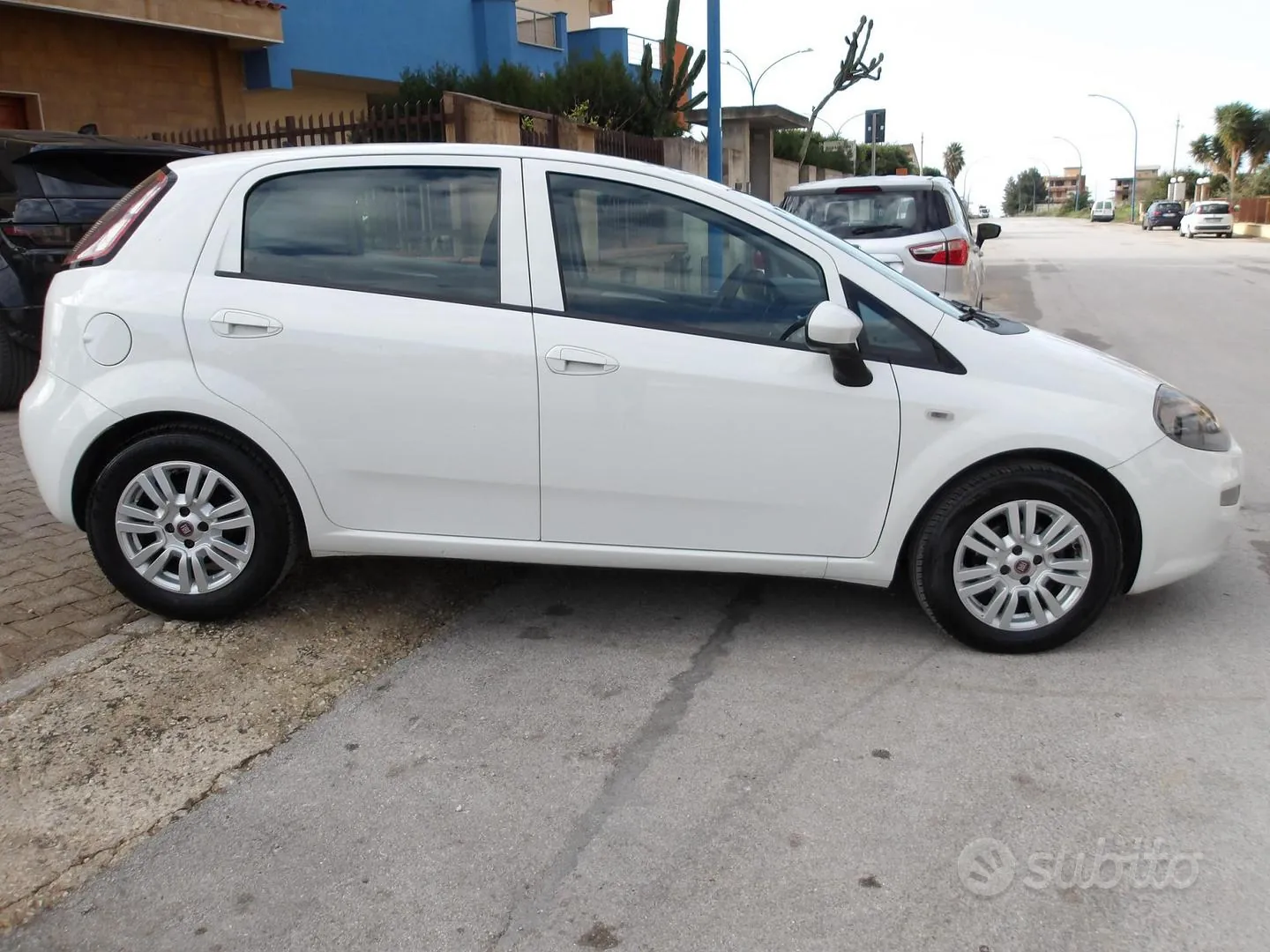 Fiat Punto 2015 photo 4