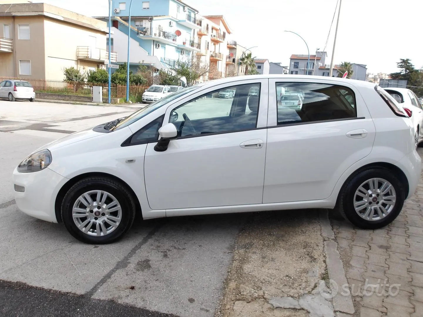 Fiat Punto 2015 photo 3