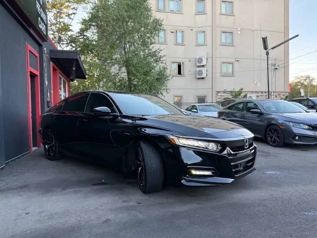 Honda Accord 2020 photo 2