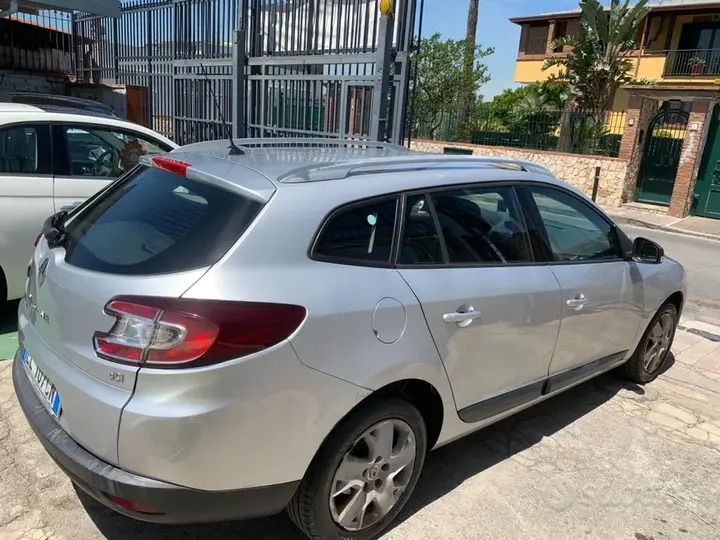 Renault Megane 2011 photo 4