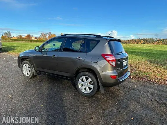 Toyota Rav4 2012 photo 4
