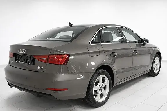Audi A3 2015 photo 3