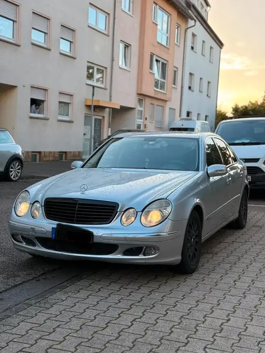 Mercedes-Benz E220