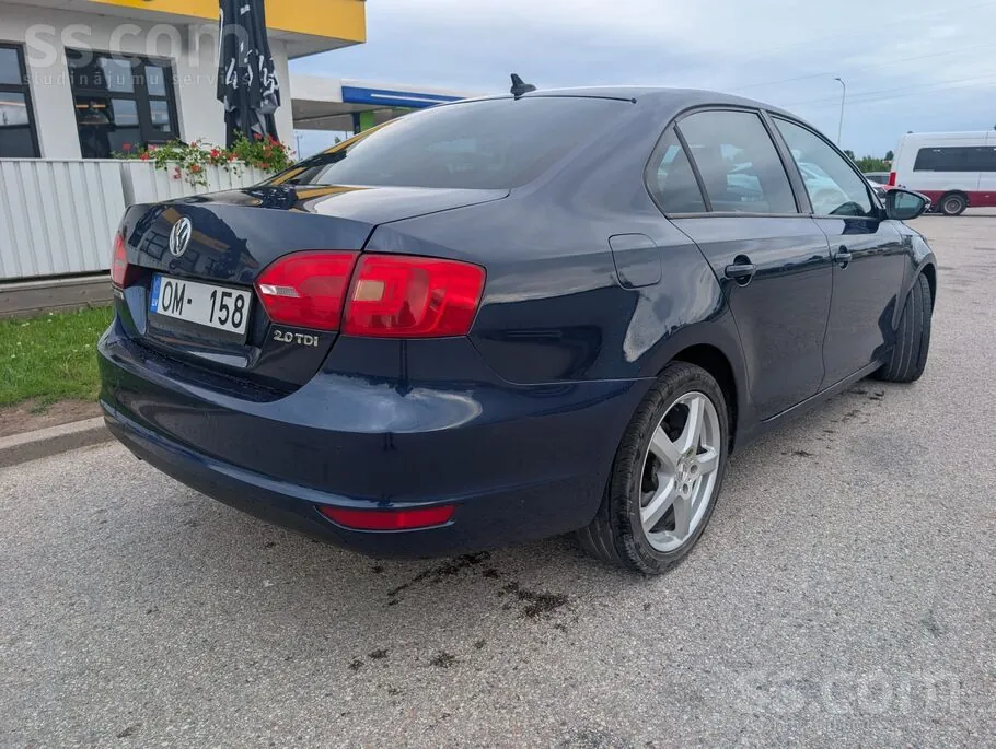 Volkswagen Jetta 2012 photo 4