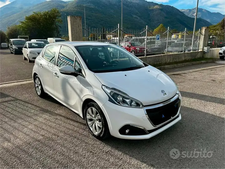 Peugeot 208 2016 photo 3
