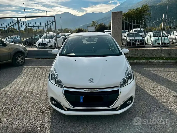 Peugeot 208 2016 photo 2