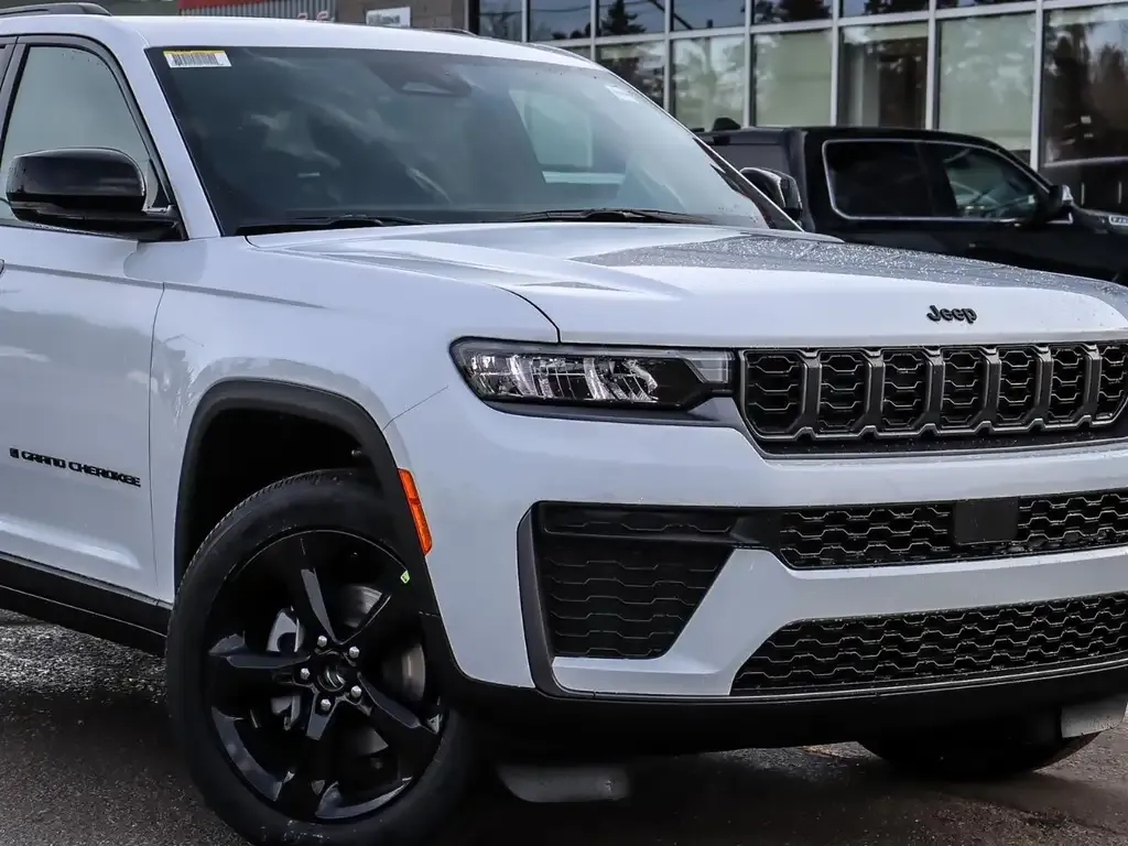 Jeep Grand Cherokee 2026 photo 2