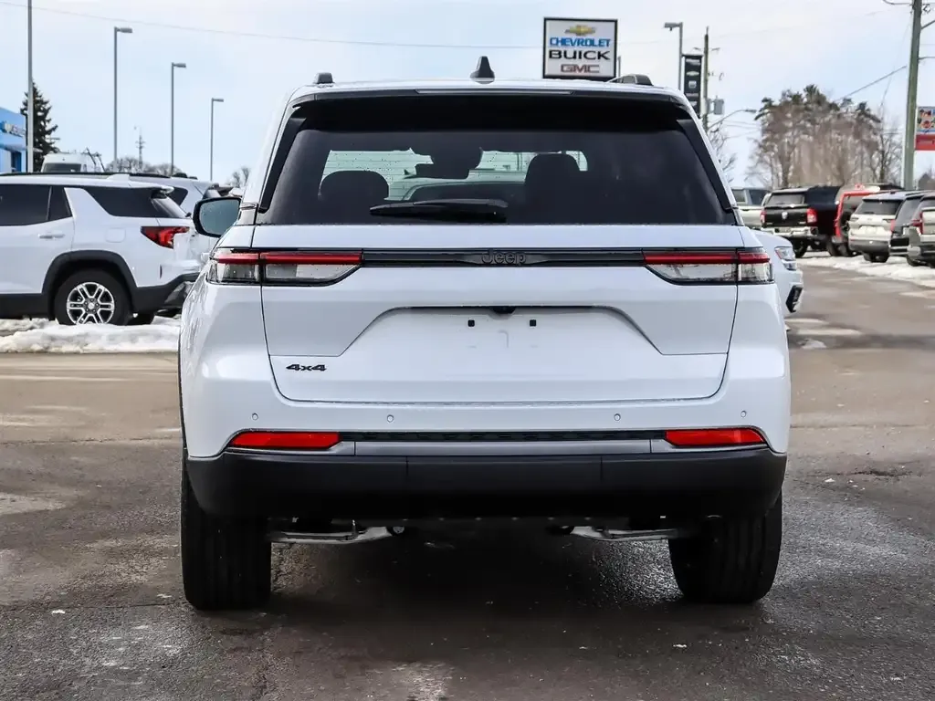 Jeep Grand Cherokee 2026 photo 5