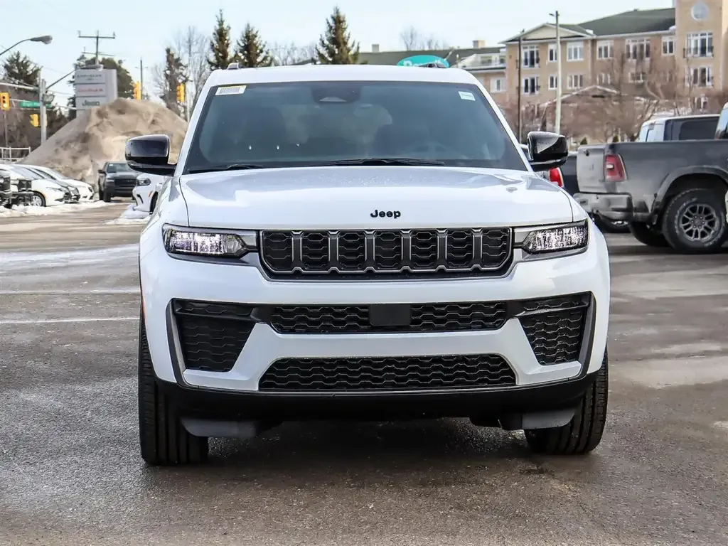 Jeep Grand Cherokee 2026 photo 3