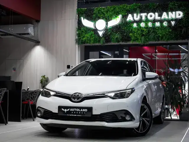 Toyota Auris 2017 photo 3