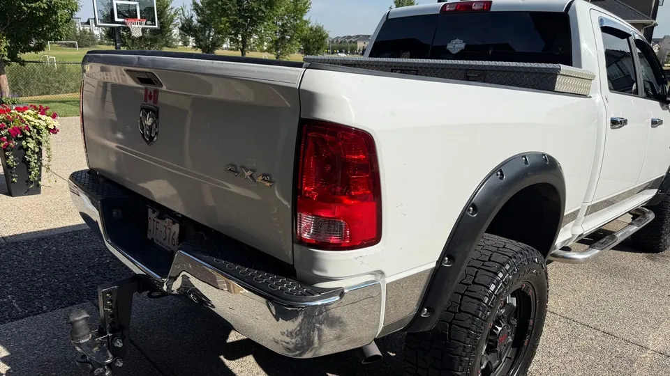Dodge Ram 2500 2011 photo 2