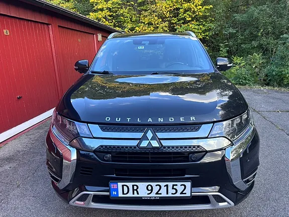 Mitsubishi Outlander 2021 photo 2