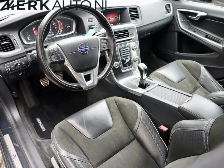 Volvo V60 2016 photo 2