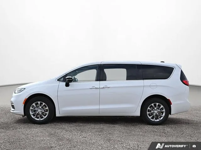 Chrysler Pacifica 2026 photo 3