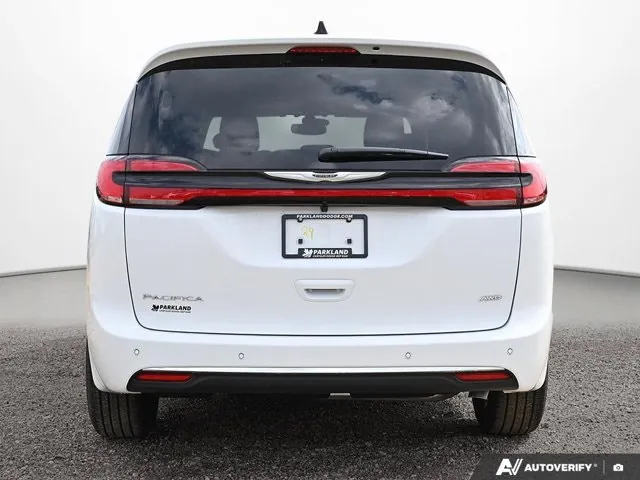 Chrysler Pacifica 2026 photo 5