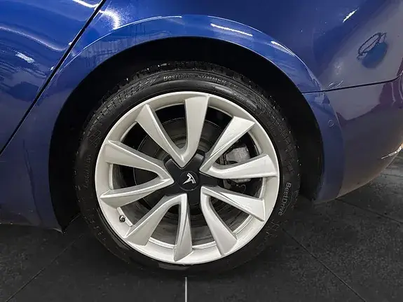 Tesla Model 3 2020 photo 4