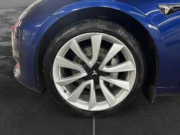 Tesla Model 3 2020 photo 3