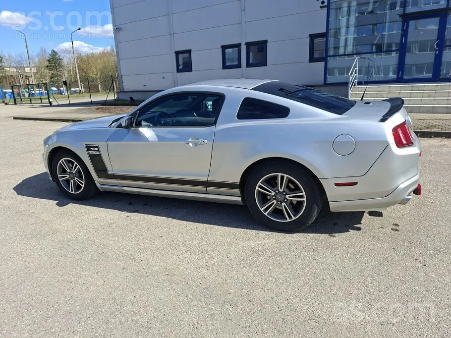 Ford Mustang 2011 photo 5