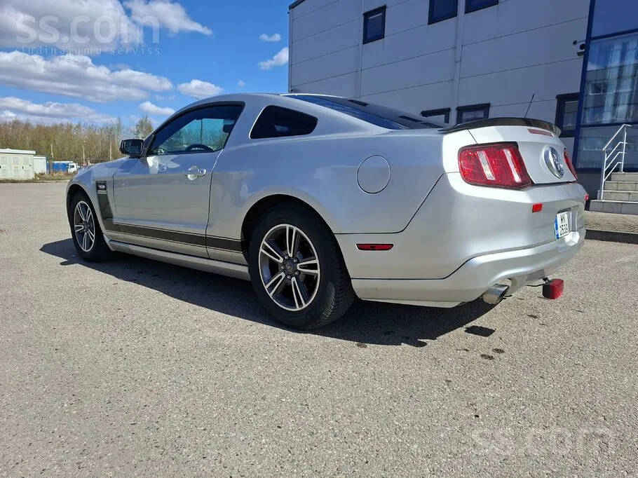 Ford Mustang 2011 photo 4