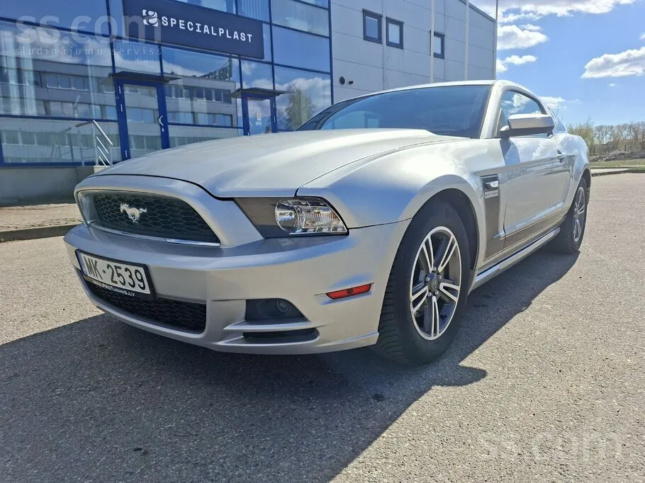 Ford Mustang 2011 photo 3
