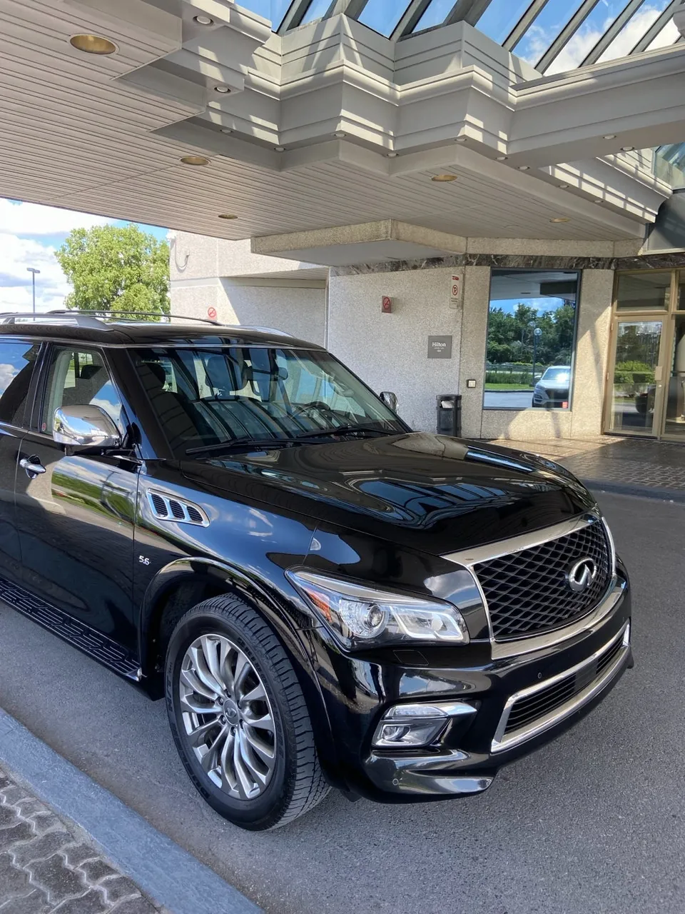 Infiniti Qx80 2016 photo 2