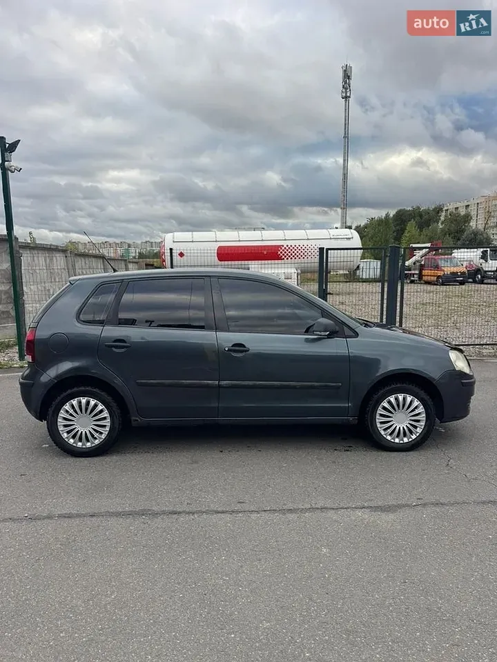 Volkswagen Polo 2008 photo 2