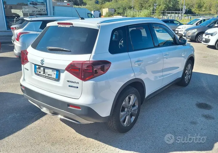 Suzuki Vitara 2023 photo 2