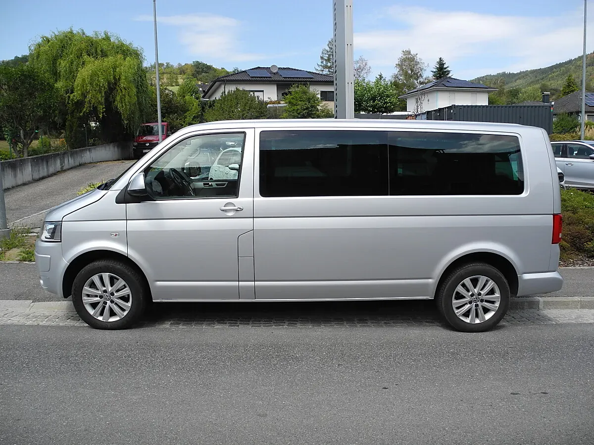 Volkswagen Multivan 2011 photo 3
