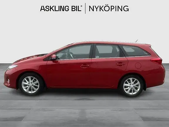 Toyota Auris 2013 photo 3