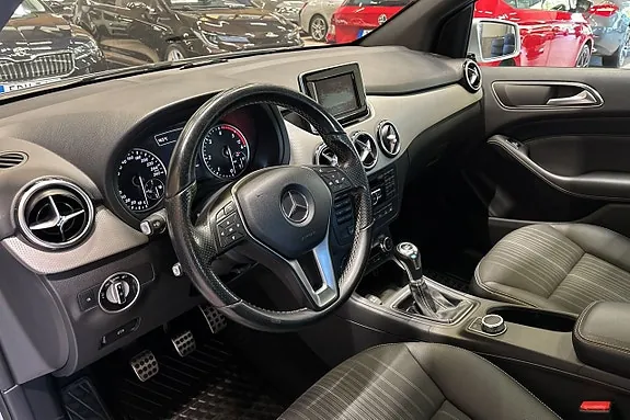 Mercedes-Benz B180 2013 photo 5