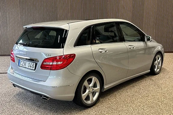 Mercedes-Benz B180 2013 photo 4