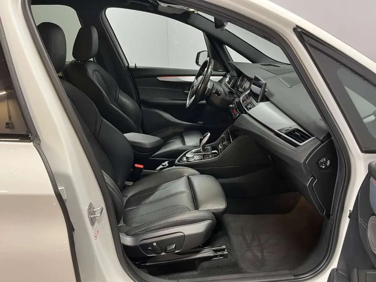 BMW 2 Series 2021 photo 2