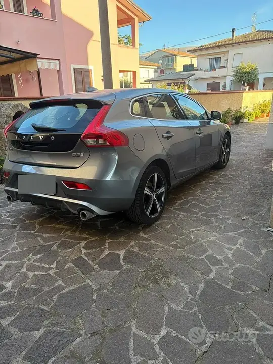Volvo V40 2018 photo 2