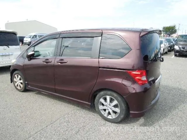 Honda Freed 2011 photo 3