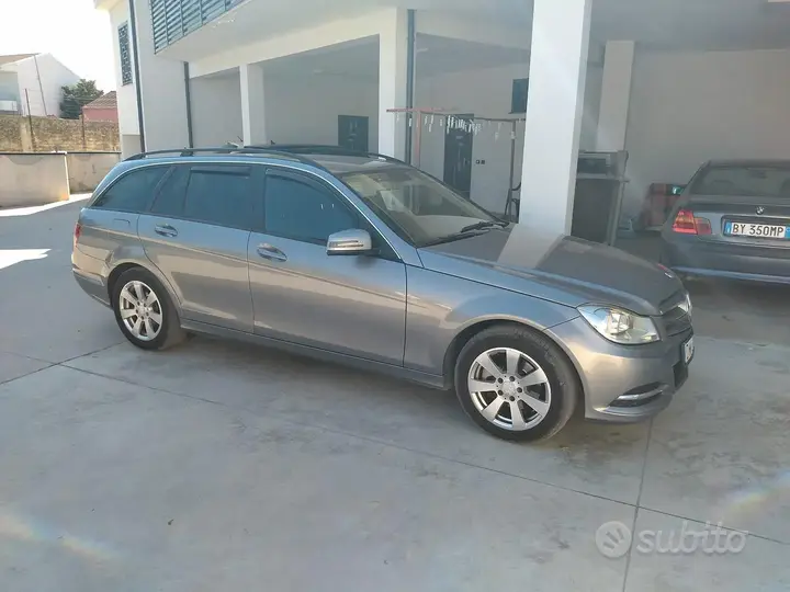 Mercedes-Benz C 2025 photo 4