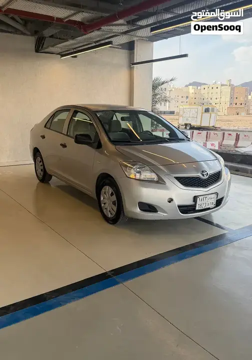 Toyota Yaris 2011 photo 2
