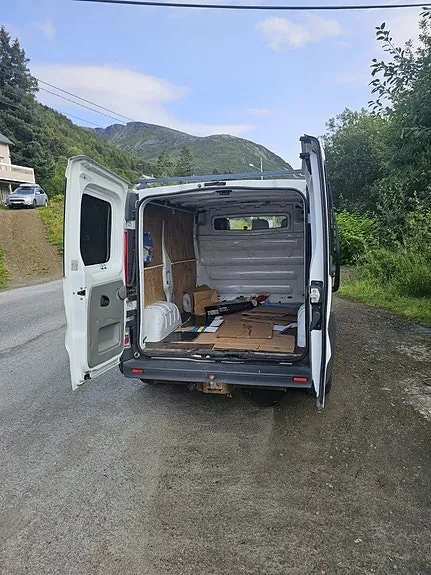 Nissan Primastar 2011 photo 2